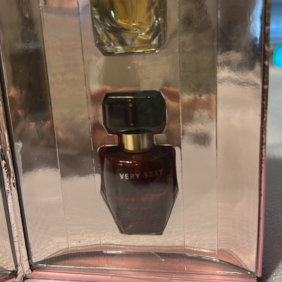 Victoria's Secret Perfume Variety NWT valued at $72 but on sale for $48 - Picture 6 of 8